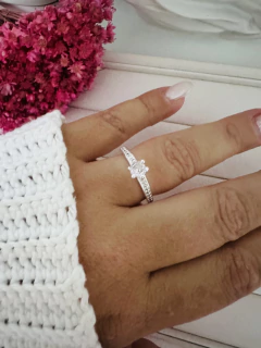 Anel Solitário com Garrinhas Cravejado Prata