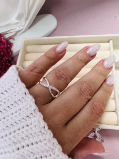 Anel Infinito Cravejado Prata