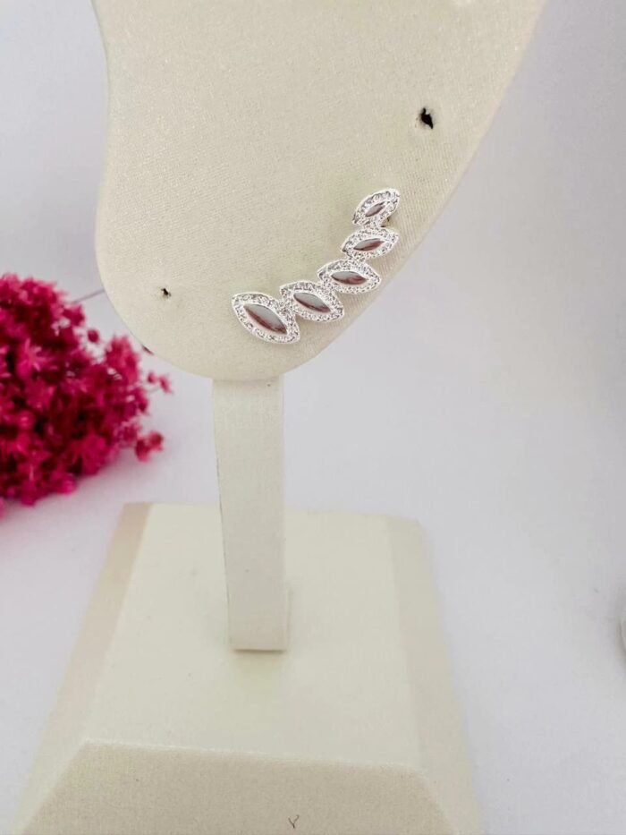 Brinco earcuff folhas lisas