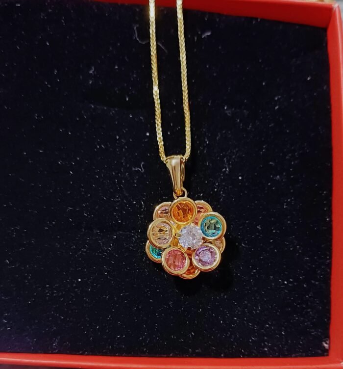 Colar flor com petálas coloridas