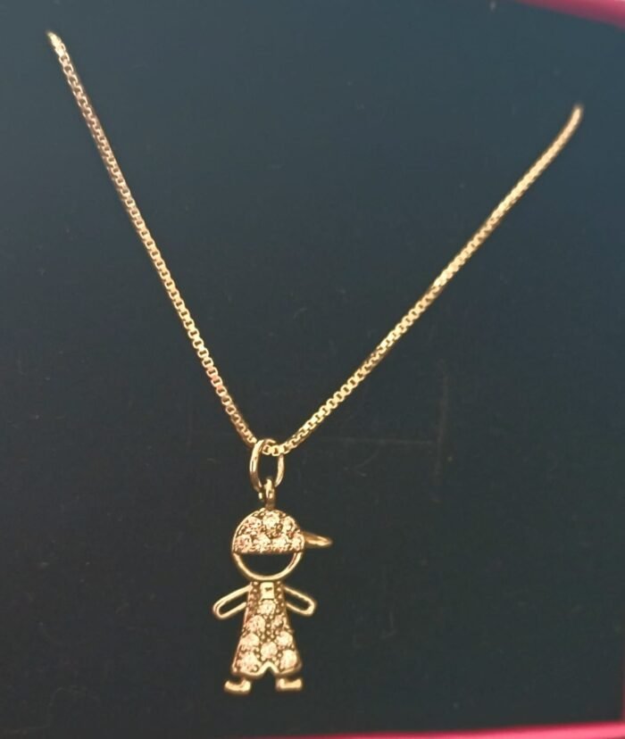 Colar Menino com Boné Zircônias Prata