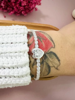 Pulseira Zircônias Coração Cristal Banhada a Prata (Regulável)