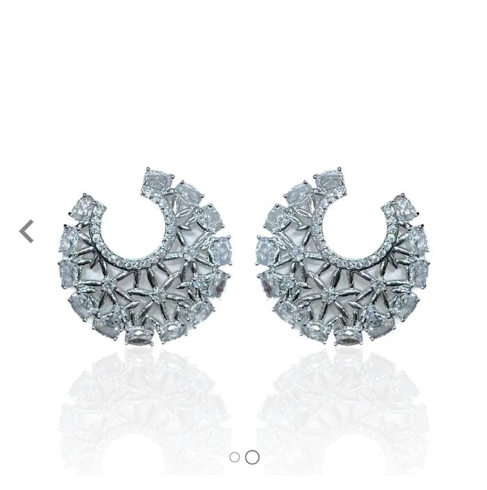 Brinco Argola Flor Cravejada com Zircônias Banhado a Ouro e Prata