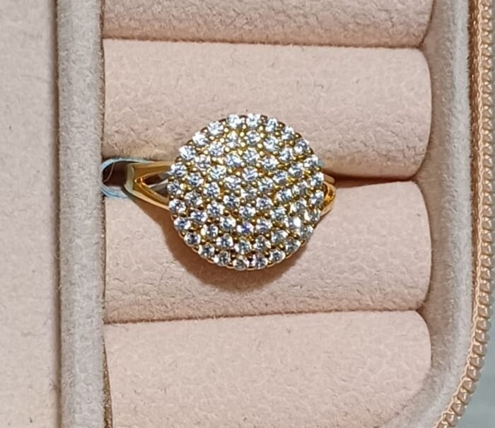 Anel Chuveiro Grande Cravejado com Zircônias Banhado a Ouro