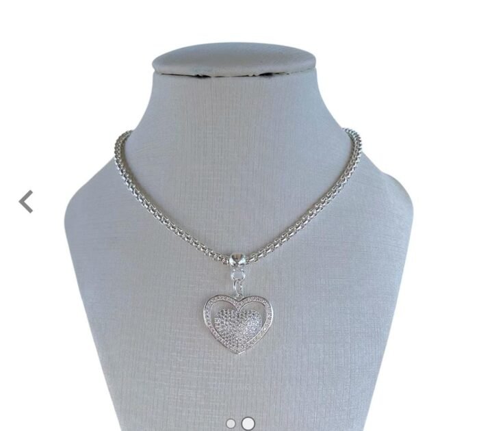 Colar Correntaria Coração Cravejado com Zircônias Banhado a Ouro e Prata