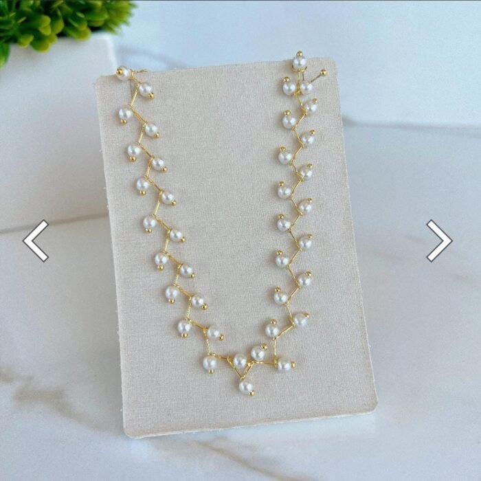 Choker Bolinhas Dourada com Pérolas Banhada a Ouro