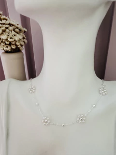 Choker Florzinhas de Pérolas Ouro e Prata