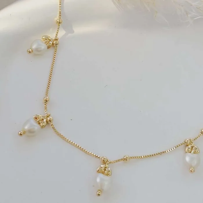 Pulseira Cereja com Pérolas Banhada a Ouro 18K