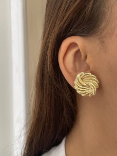 Brinco Botão Espiral Ouro 18k