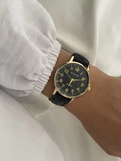 Relógio Feminino Couro Preto com Dourado