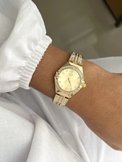 Relógio Dourado com Zircônias