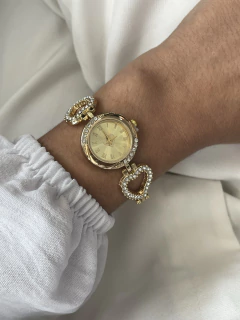 Relógio Dourado Corações cravejado